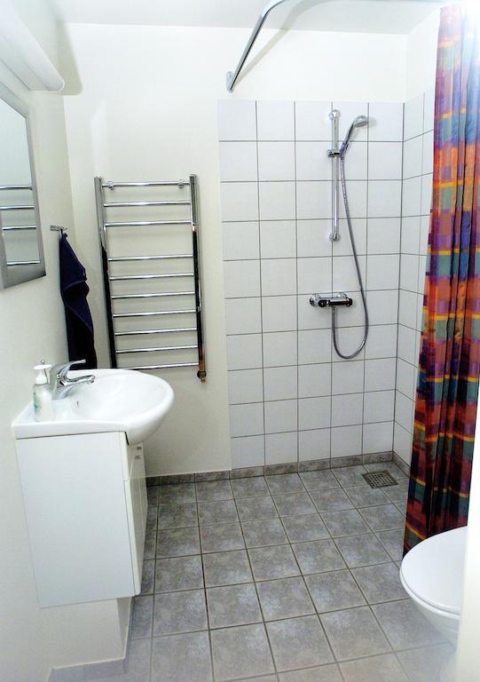 Enkeltværelse med eget badeværelse